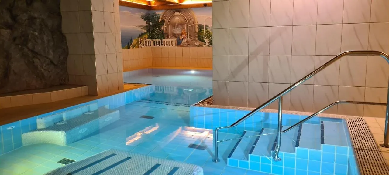 Hotel Alpenhof Bad Tölz 4*,